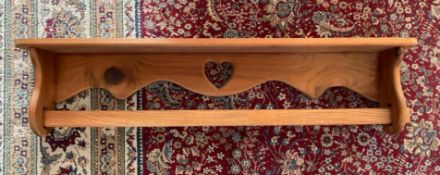 Pine Quilt Hander/Shelf