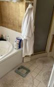 Bathroom Lot - Towels and Bath Mats