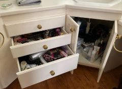 Bathroom Cabinet Lot