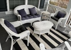 5 Piece Hampton Bay Wicker Set with Rug