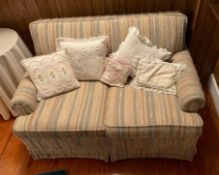 Jamison Pull-Out Love Seat