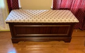 Lane Cedar Chest with Padded Top