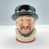 Beefeater ER D6233 - Small - Royal Doulton Character Jug