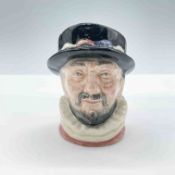 Beefeater ER Pink D6251 - Mini - Royal Doulton Character Jug