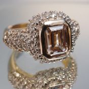 14K Gold Ring with 1.25ct Lab Pink Diamond & 1.52ct Accent Diamonds