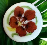 A DIVISION ONE BACKMARKED PICTORIAL PORCELAIN BUTTON