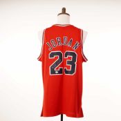 Signed Michael Jordan 1997-98 Chicago Bulls Swingman Jersey with Authentication