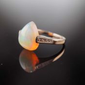 14K Gold 4.12ct Opal and Diamond Ring