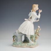 Lladro Porcelain Figurine, Exquisite Scent 1001313