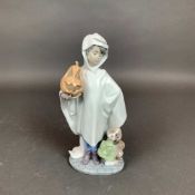 Lladro Hand-Painted Porcelain Figurine Trick or Treat 01006227