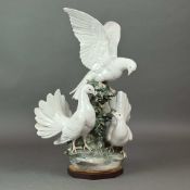 Lladro Porcelain Group of Doves Sculpture, Model 1335