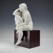 Lladro Porcelain Figurine Lost in Thought Limited Edition 29 of 1500 by Alfredo Llorens