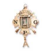 12K Gold National Guard of Pennsylvania 1st Regiment Badge, Paratus