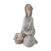 Lladro Flower Song Glazed Porcelain Figurine 7607