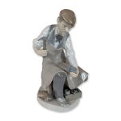 Lladro Spanish Porcelain Figurine "The Cobbler" 01004853