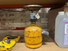 SMALL GAS BOTTLE AND BURNER