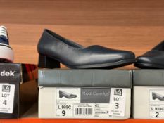 PAIR OF MOD COMFYS NAVY LADIES COURT SHOES - SIZE 9 (NEW)