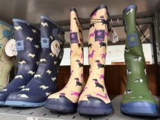 PAIR OF HAWKINS CREAM SAUSAGE DOG WELLIES - SIZE 7 (NEW)