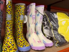 PAIR OF HAWKINS CREAM LLAMA WELLIES - SIZE 8 (NEW)