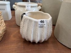 CREAM RIBBED CERAMIC PLANT POT