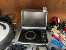 BLACK PORTABLE DVD PLAYER (WORKING)