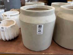 GREY CONCRETE PLANTER - DIAMETER 8.5