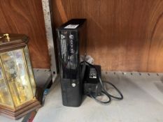 XBOX 360 CONSOLE & POWER LEAD
