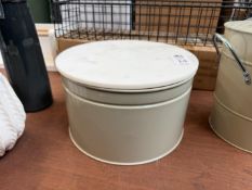 GARDEN TRADING BROMPTON COLLECTION CAKE TIN W/ MARBLE TOP - CLAY