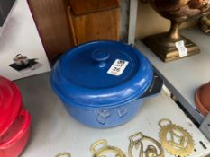 BLUE ENAMEL CAST IRON CASSEROLE DISH & LID