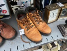 PAIR OF TIMBERLAND LACE UP BOOTS - SIZE 8.5