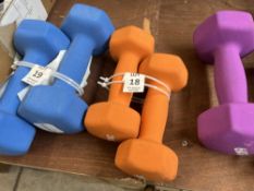 PAIR OF ORANGE 3KG DUMBBELLS