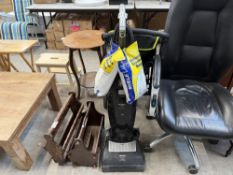 MIELE S7210 UPRIGHT VACUUM CLEANER & BAGS