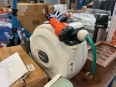 RETRACTABLE GARDEN HOSE ON REEL W/ SPRAYER ATTACHMENT