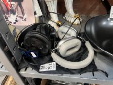 2X PAIRS OF HEADPHONES (WORKING)