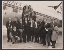 Football photograph, Manchester United, original black & white press photo showing the Manchester