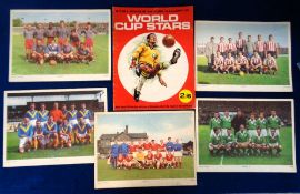 Football trade cards, Esso (Holland), a collection of five, colour, Dutch Football Team cards,