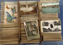 Postcards, a large mixed collection of over 2000 cards. Mainly UK topographical and subject cards,