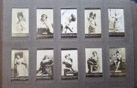 Cigarette cards, Ogden's Guinea Gold over 1400 cards contained in a large London Cigarette Card