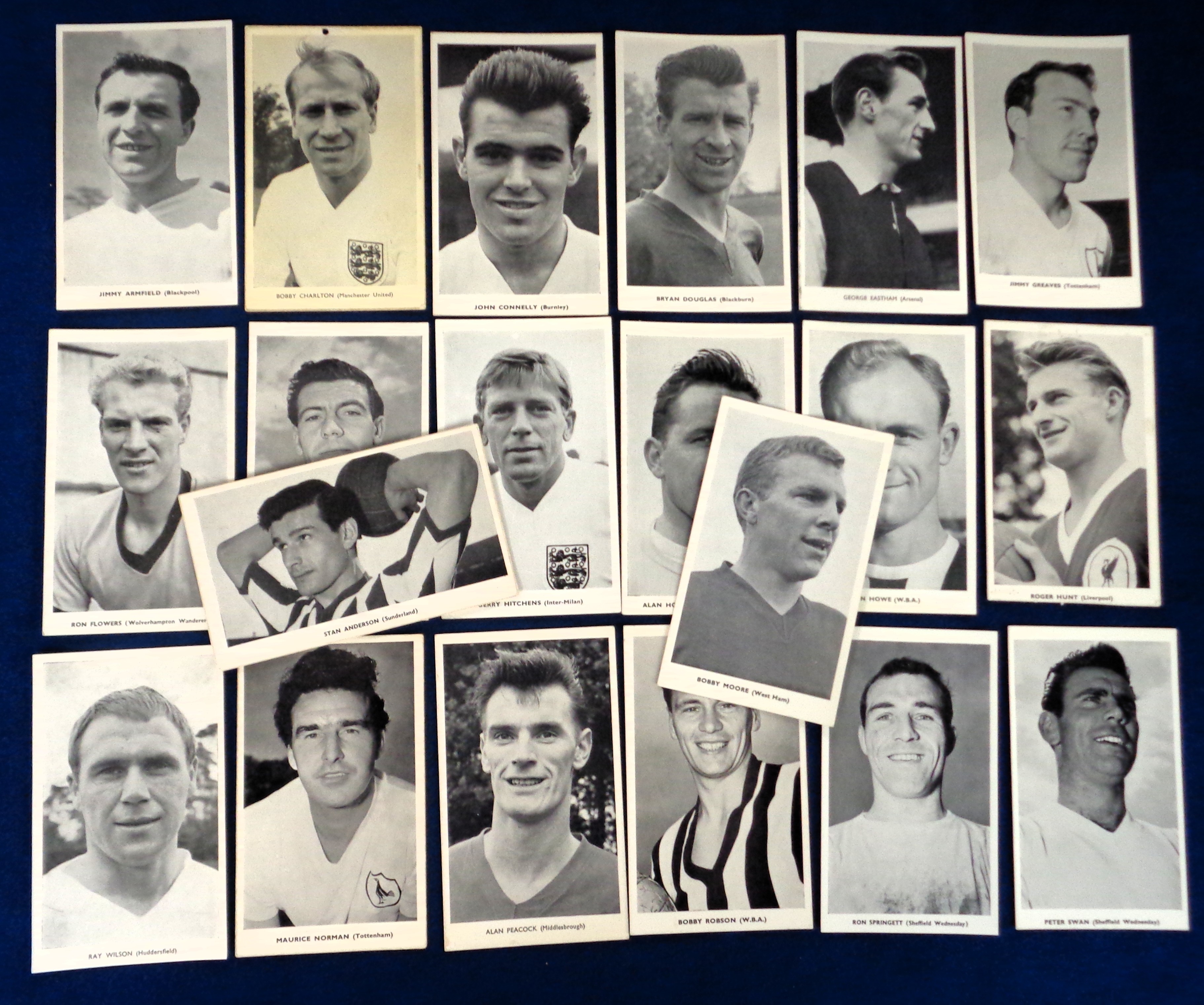 Trade cards, Quaker Oats, World Cup Football Stars 1962, 'P' size, (set, 20 cards) including Bobby