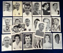Trade cards, Quaker Oats, World Cup Football Stars 1962, 'P' size, (set, 20 cards) including Bobby