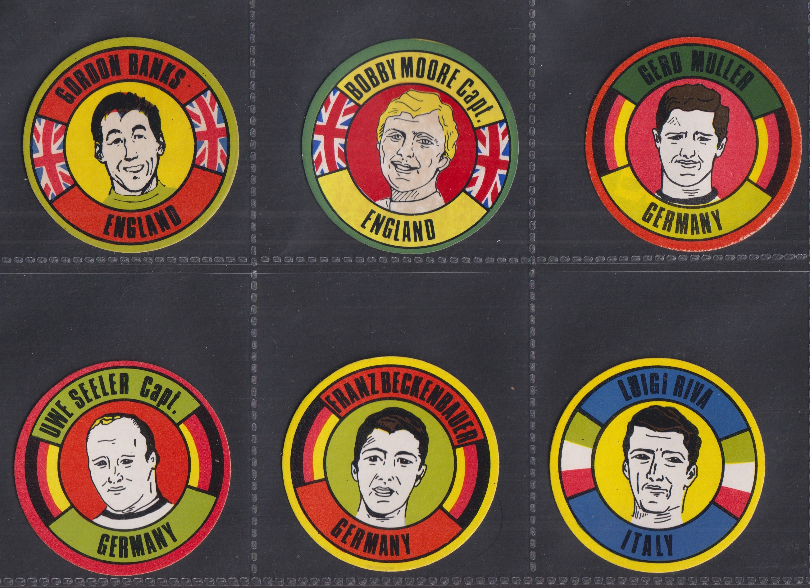 Trade stickers, BAB Products, World Cup 1970 (set, 12) circular stickers including Pele, Moore, &
