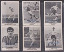 Trade cards, A&BC Gum 1961 Footballers plain back (set 64 cards) including Bobby Charlton (number 17
