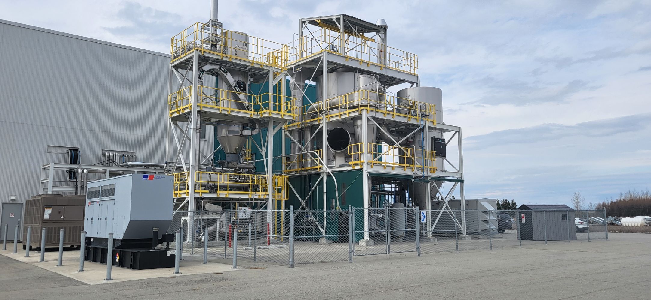 Innovation Virentia Inc. Complete Plant Auction ! - Late Model Jacketed Tanks, Centrifuges, Processing, Trailers, & Drying- Bécancour, Quebec