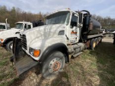 2006 MACK CV713