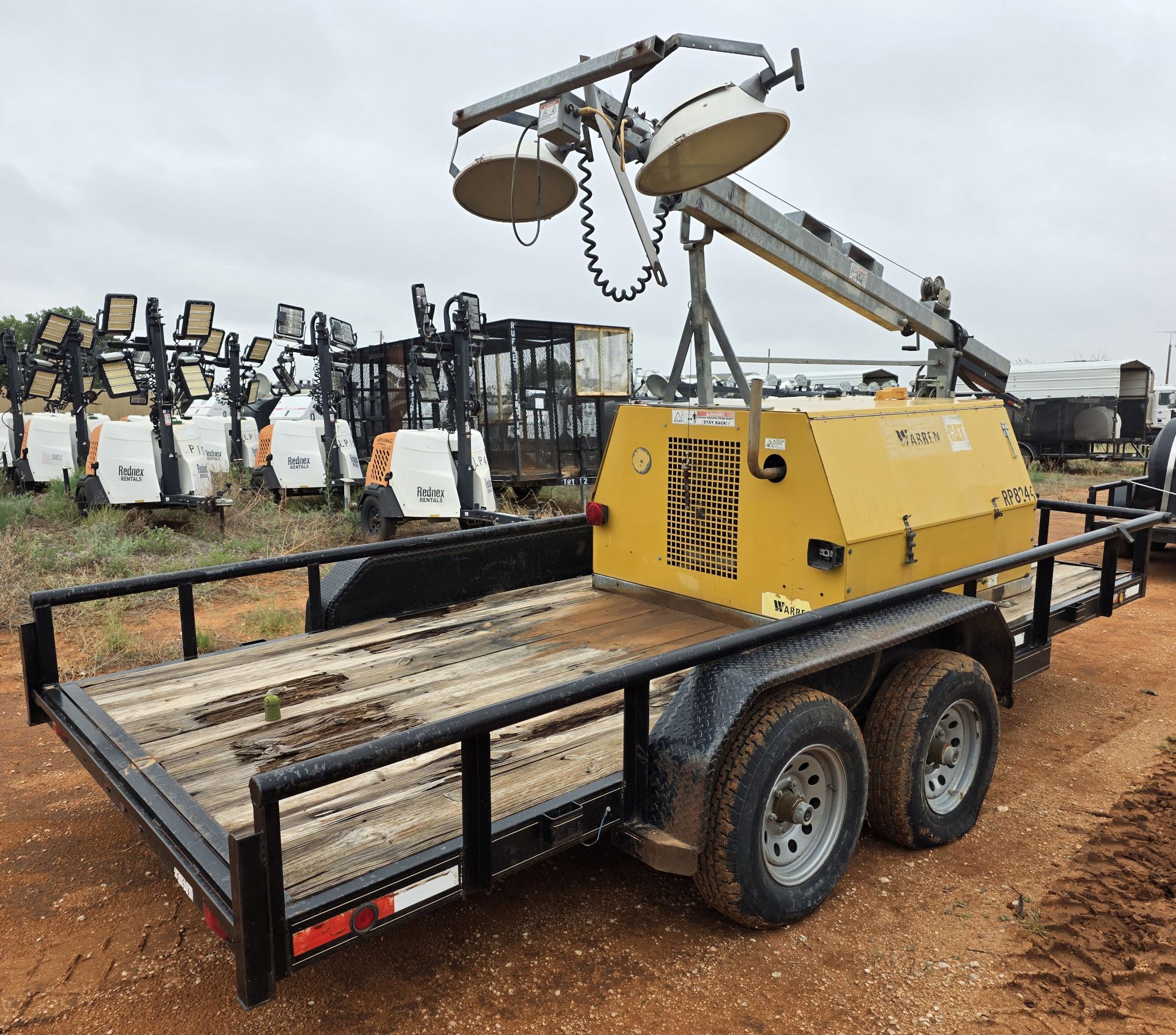 2010 BUCK DANDY CO. FLATBED WITH LIGHT PLANT - Image 5 of 16
