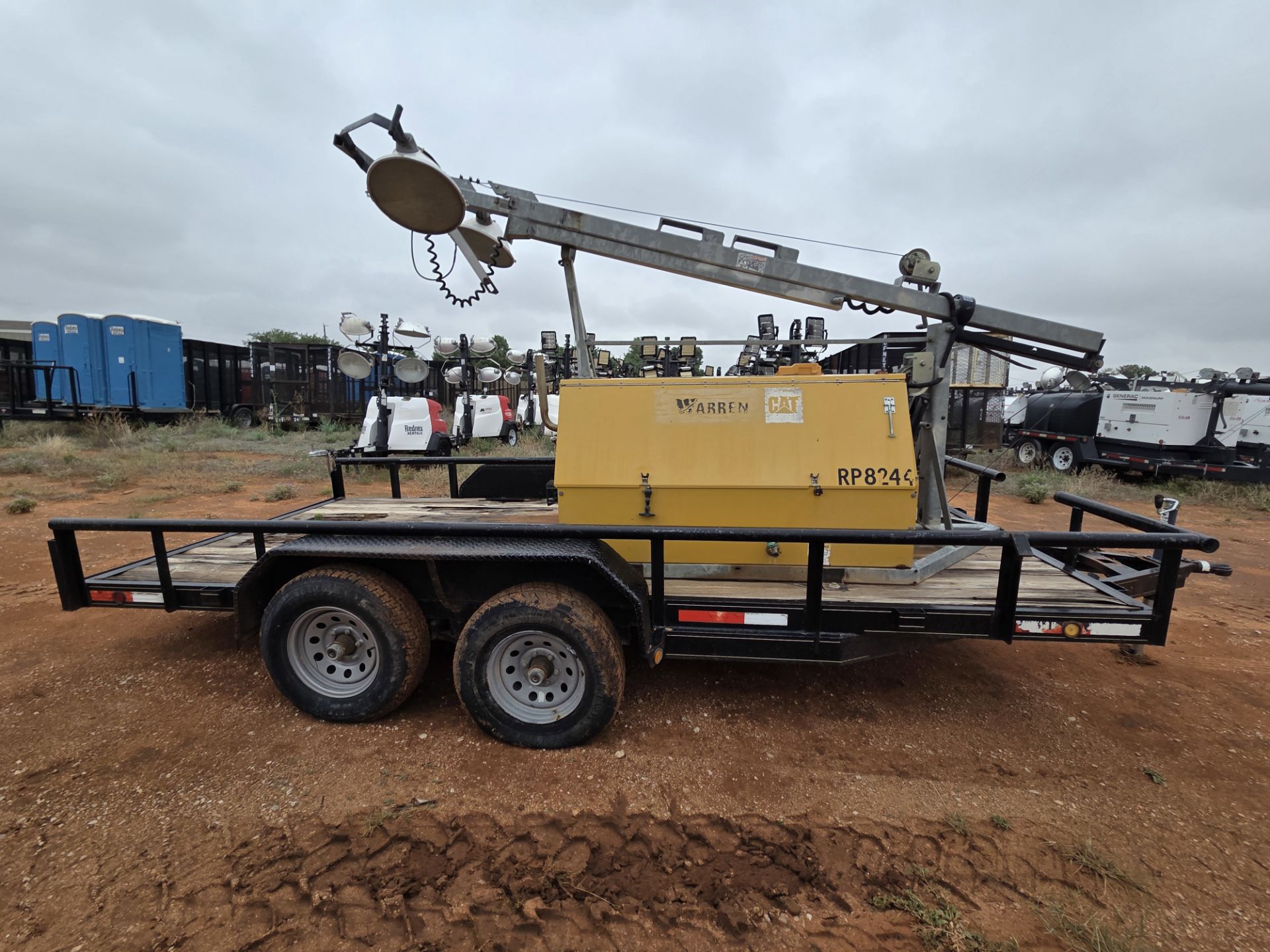 2010 BUCK DANDY CO. FLATBED WITH LIGHT PLANT - Image 4 of 16