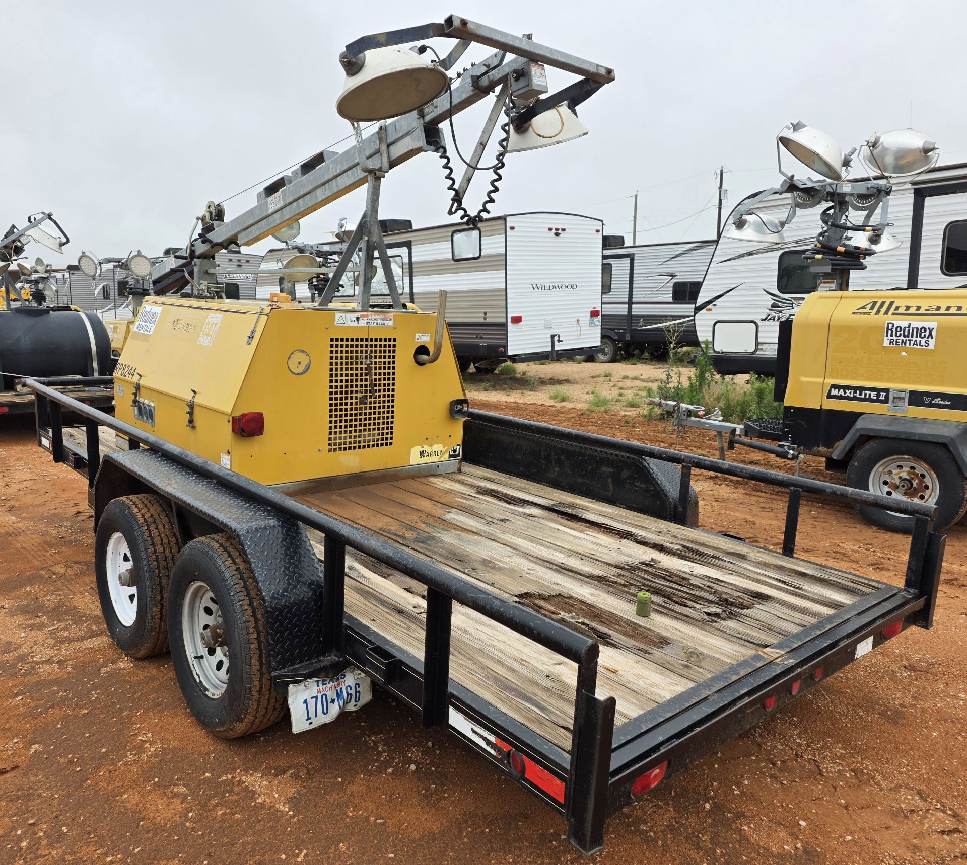 2010 BUCK DANDY CO. FLATBED WITH LIGHT PLANT - Image 7 of 16
