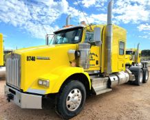 2014 KENWORTH T800 FLAT-TOP SLEEPER