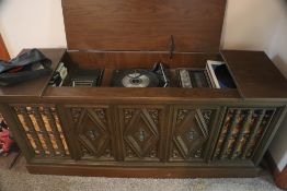 VINTAGE CONSOLE STEREO