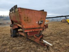 1986 Butler Mixer Wagon